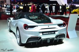 Ferrari-Genewa-Motor-Show-3dosetki.pl (5)