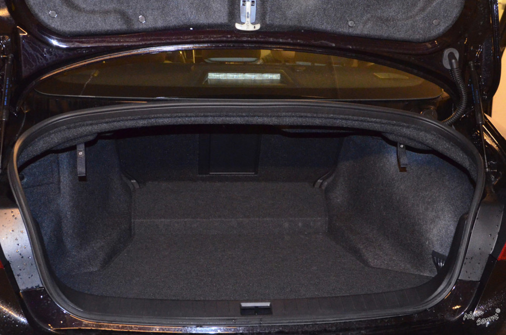 Test Infiniti Q50 - ciekawy samochód klasy premium