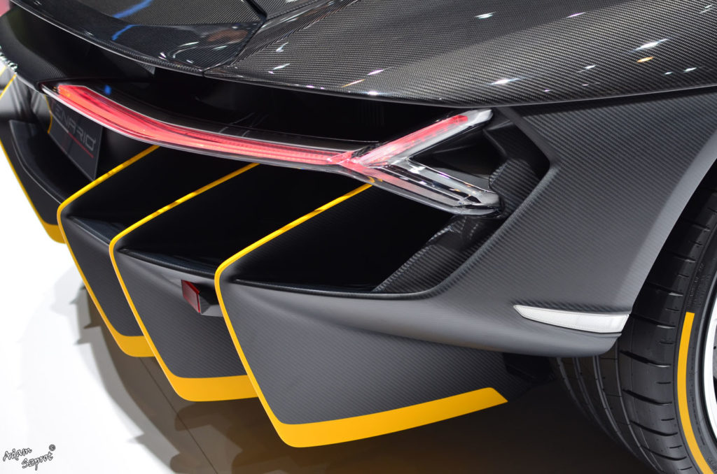 Premiera Lamborghini Centenario LP770-4, tył, światła, serwis motoryzacyjny, blog motoryzacyjny, premiery samochodów 