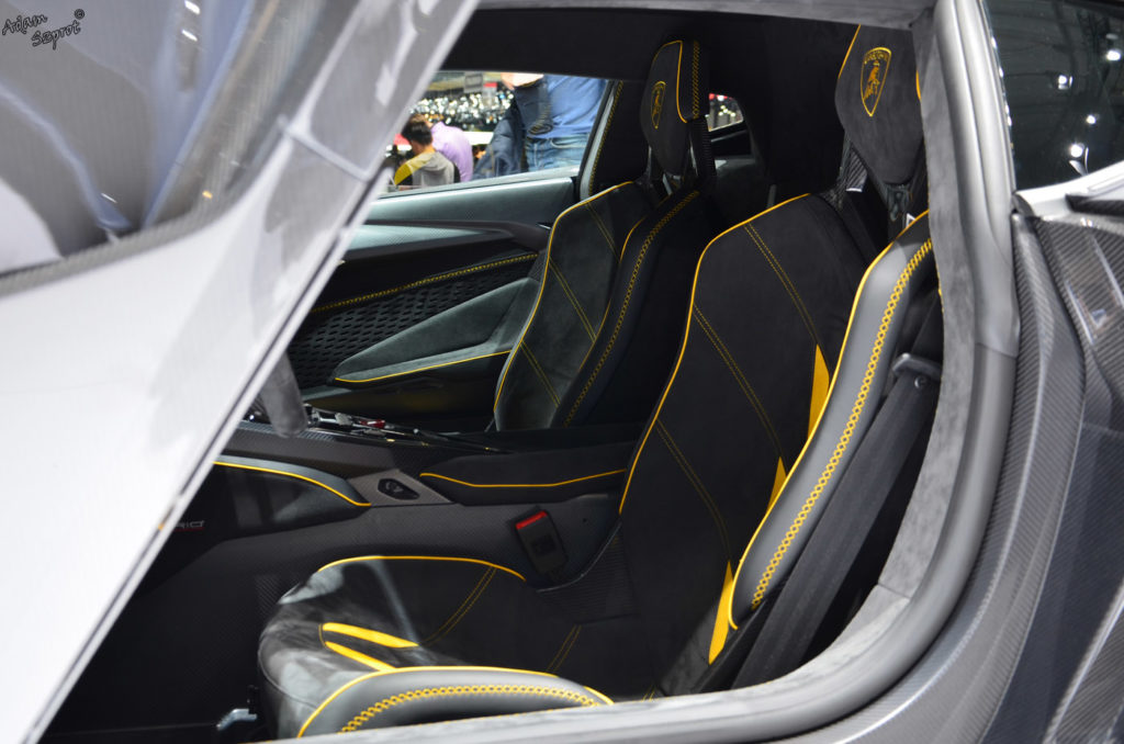 Premiera Lamborghini Centenario LP770-4, środek, wnętrze, siedzenia, serwis i blog o samochodach, premiery, opisy, wydarzenia, auta.