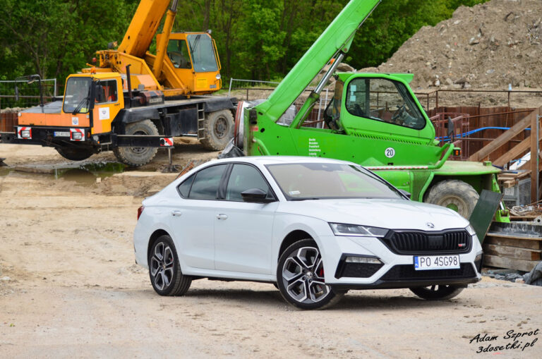 Škoda Octavia RS iV – czy Hot hatch PHEV może przynieść frajdę?