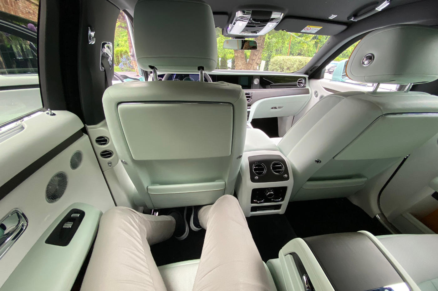 Rolls Royce Spectre wnętrze pasażer